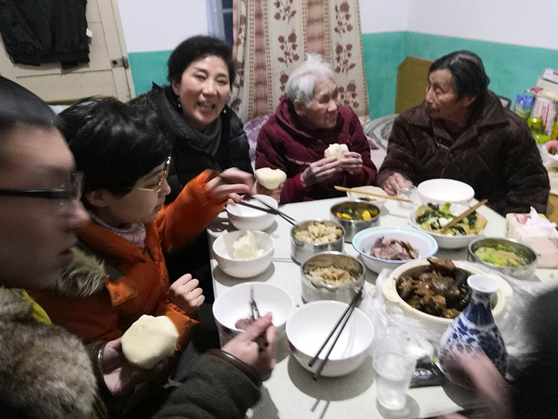 家人团聚